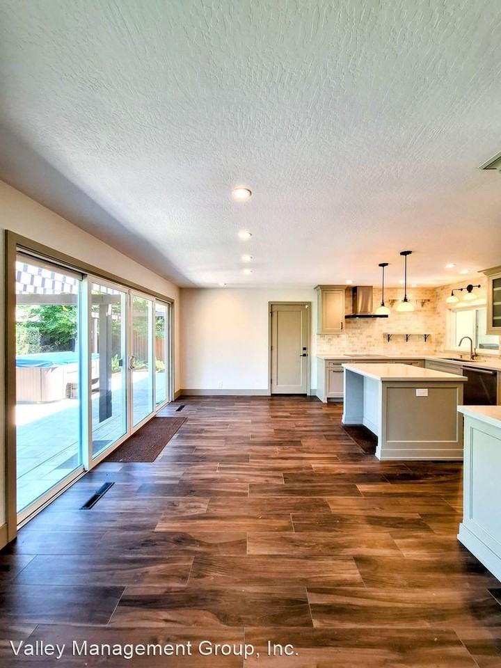 5022 Rafton Dr - Photo 3 of 50