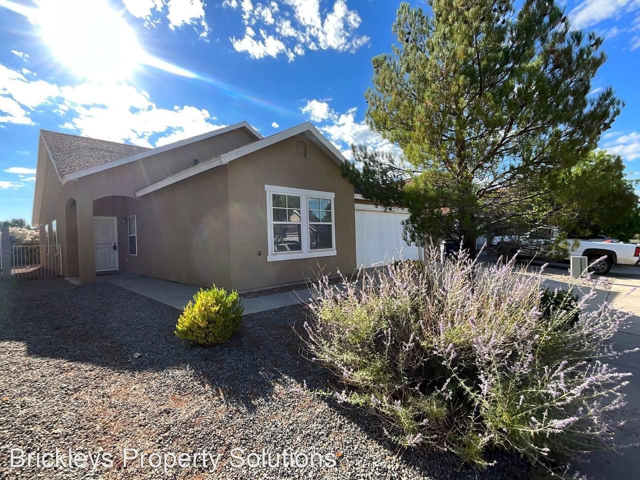 10436 Calle Acanta Nw - Photo 3 of 30