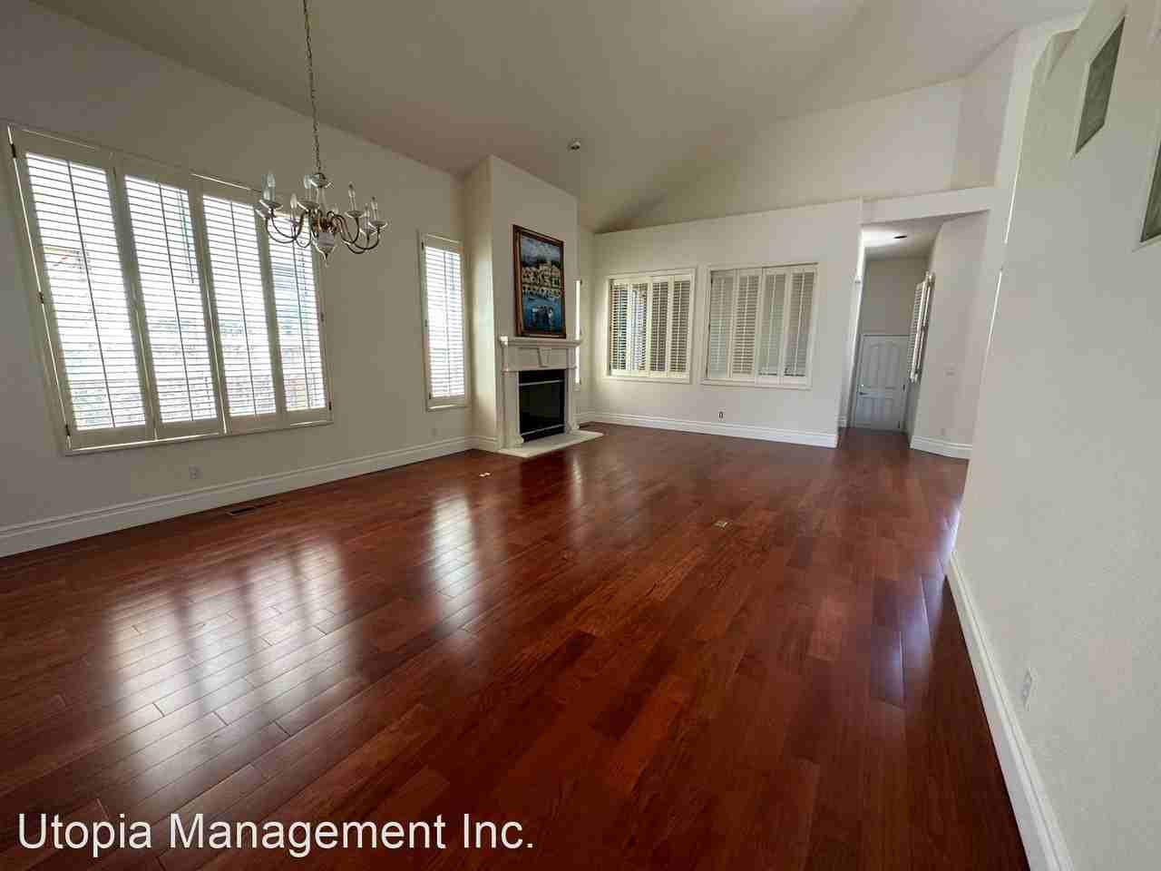 5687 Morningside Dr - Photo 3 of 19