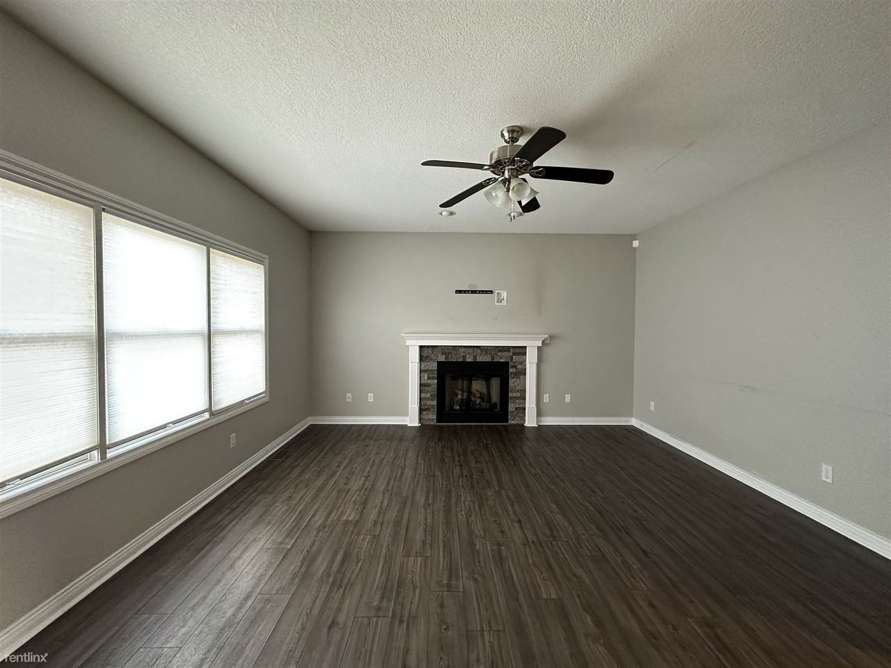 5008 Hematite St - Photo 2 of 21