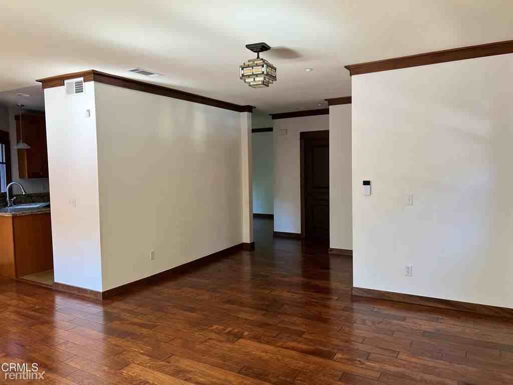 1911 Leman St #C - Photo 2 of 9