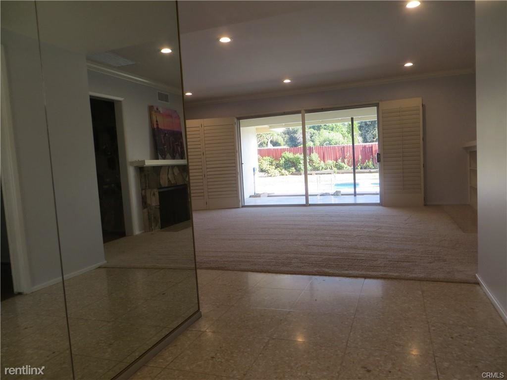 2824 E Rosemary Dr - Photo 2 of 10