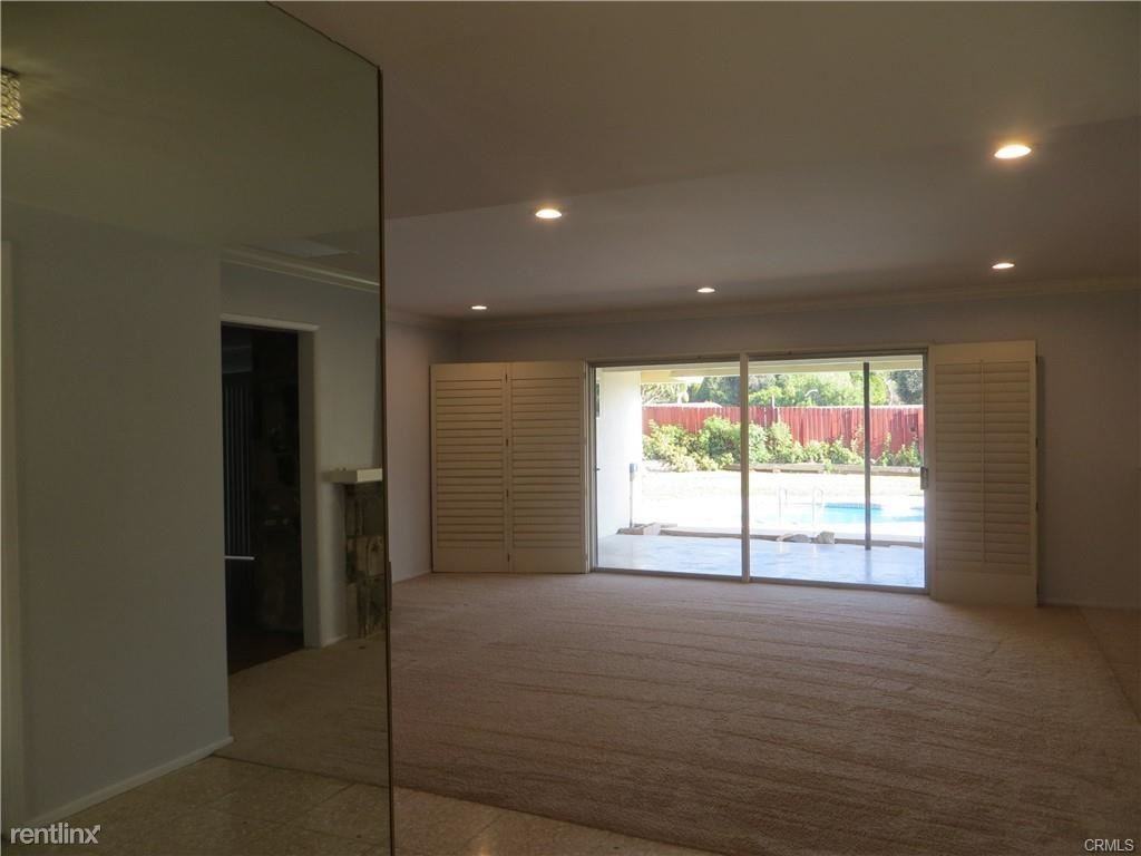 2824 E Rosemary Dr - Photo 3 of 10