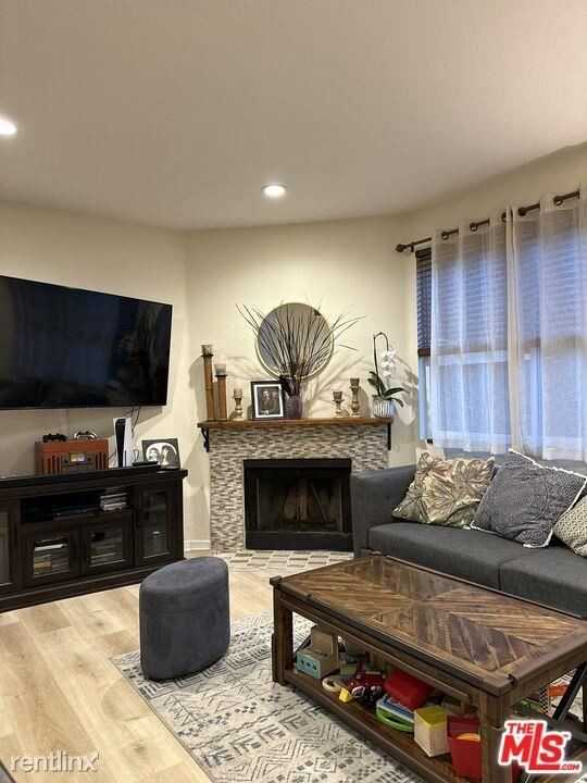 452 Orange Grove Pl - Photo 3 of 9