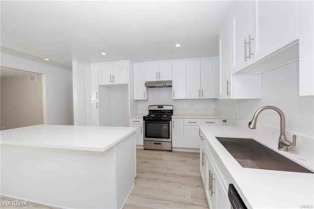 232 W Linden Ave #B - Photo 2 of 10