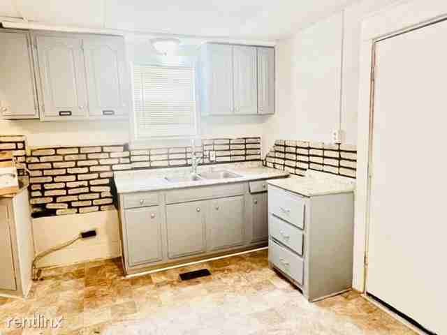 1813 E 83rd St - Photo 3 of 7