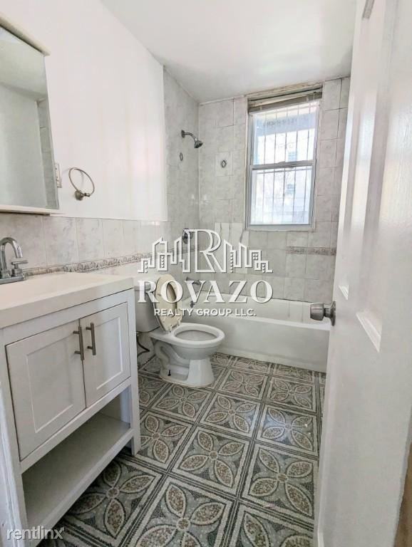 320 Mount Prospect Ave - Photo 2 of 5