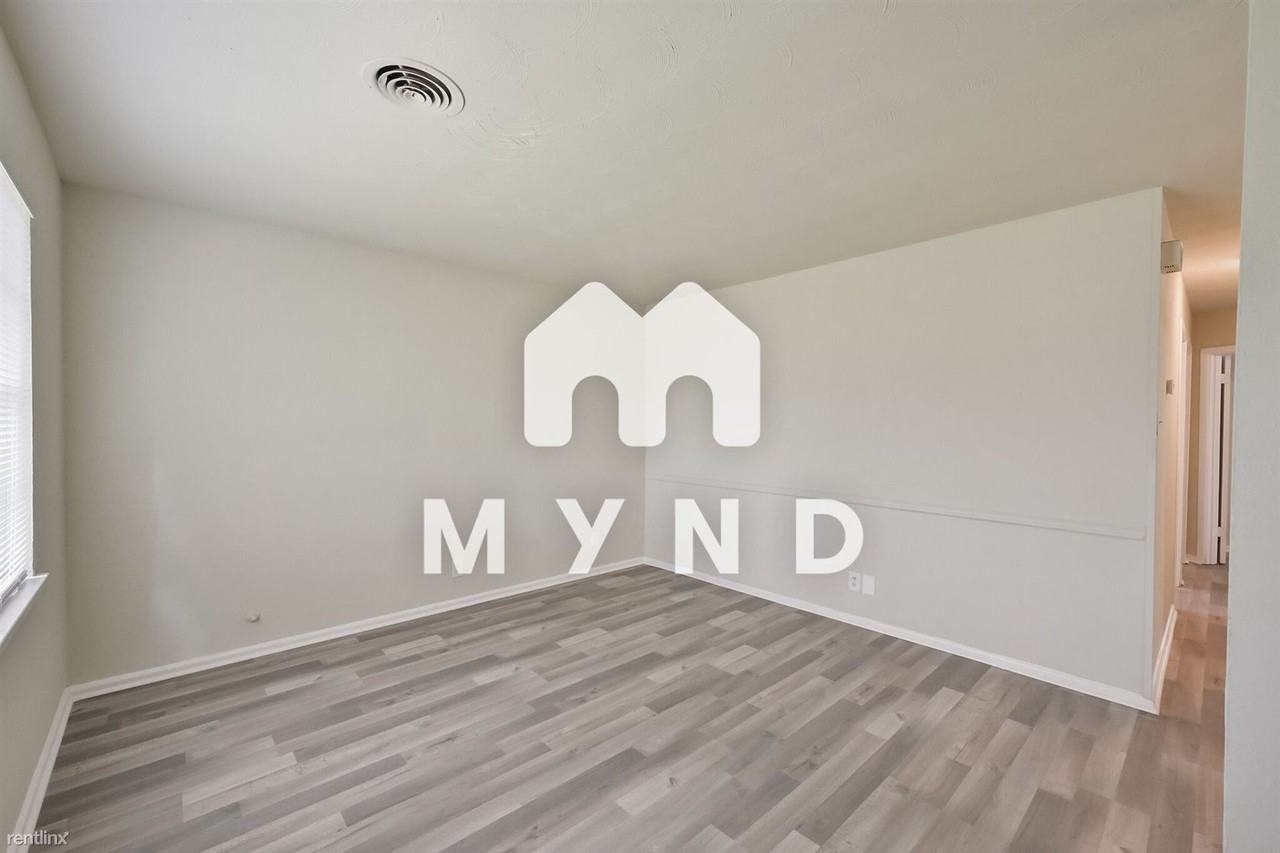 673 W Cedar St - Photo 3 of 22