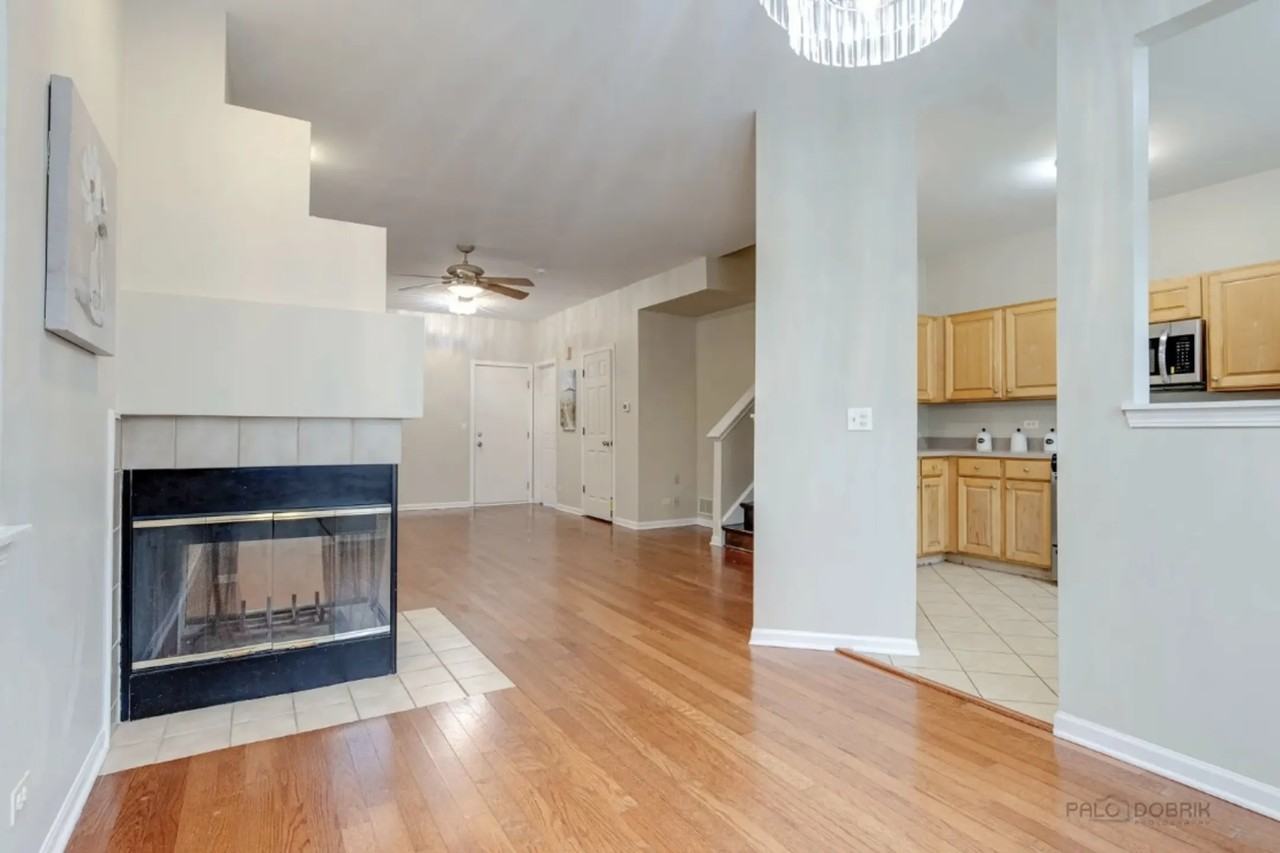 1405 Doolittle Ln - Photo 3 of 10