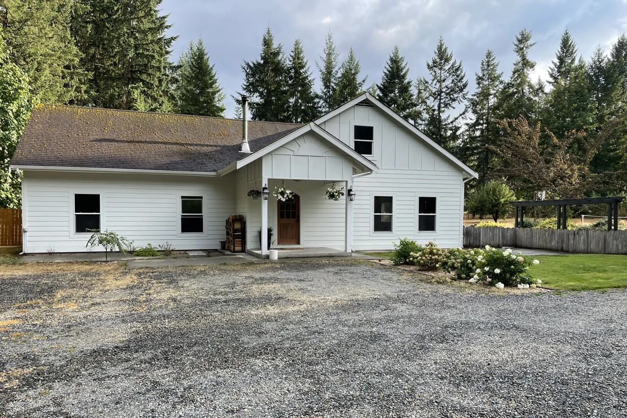 13316 202nd St E - Photo 3 of 26