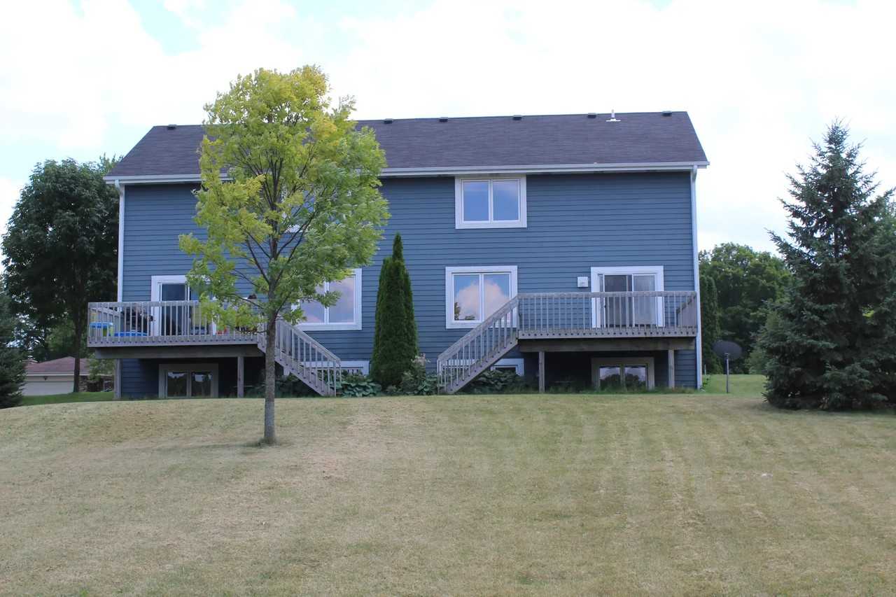 920 Wesley Dr - Photo 2 of 5
