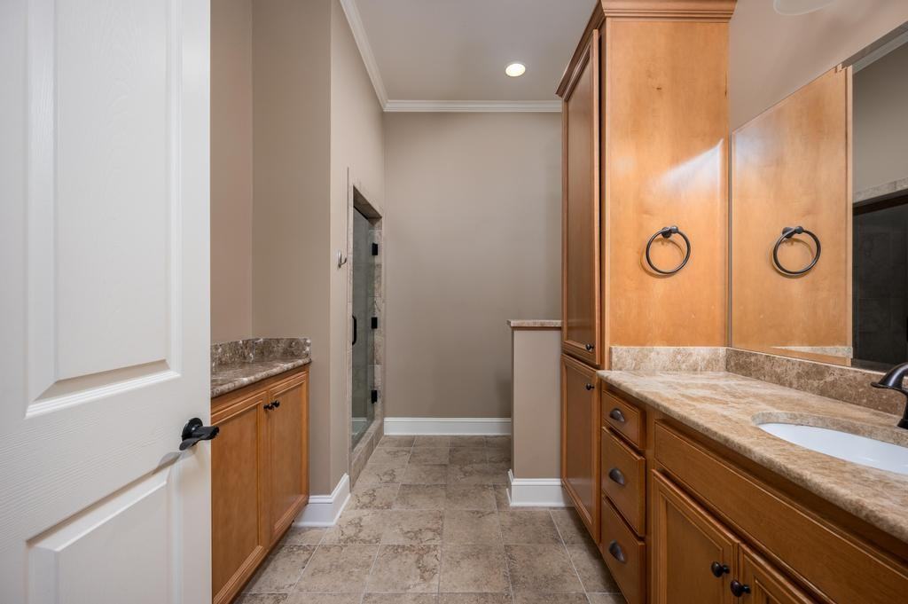 820 N Thompson Ln #820-2H - Photo 2 of 23