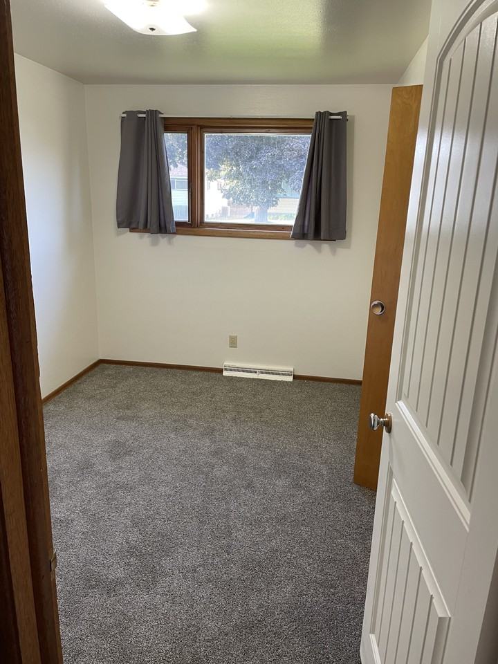 4119 W Queen Ave #NA - Photo 2 of 9