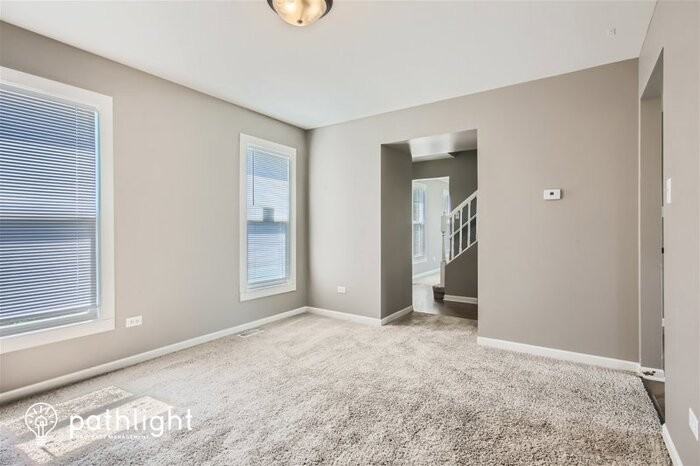 6603 Langsford Ln - Photo 3 of 21