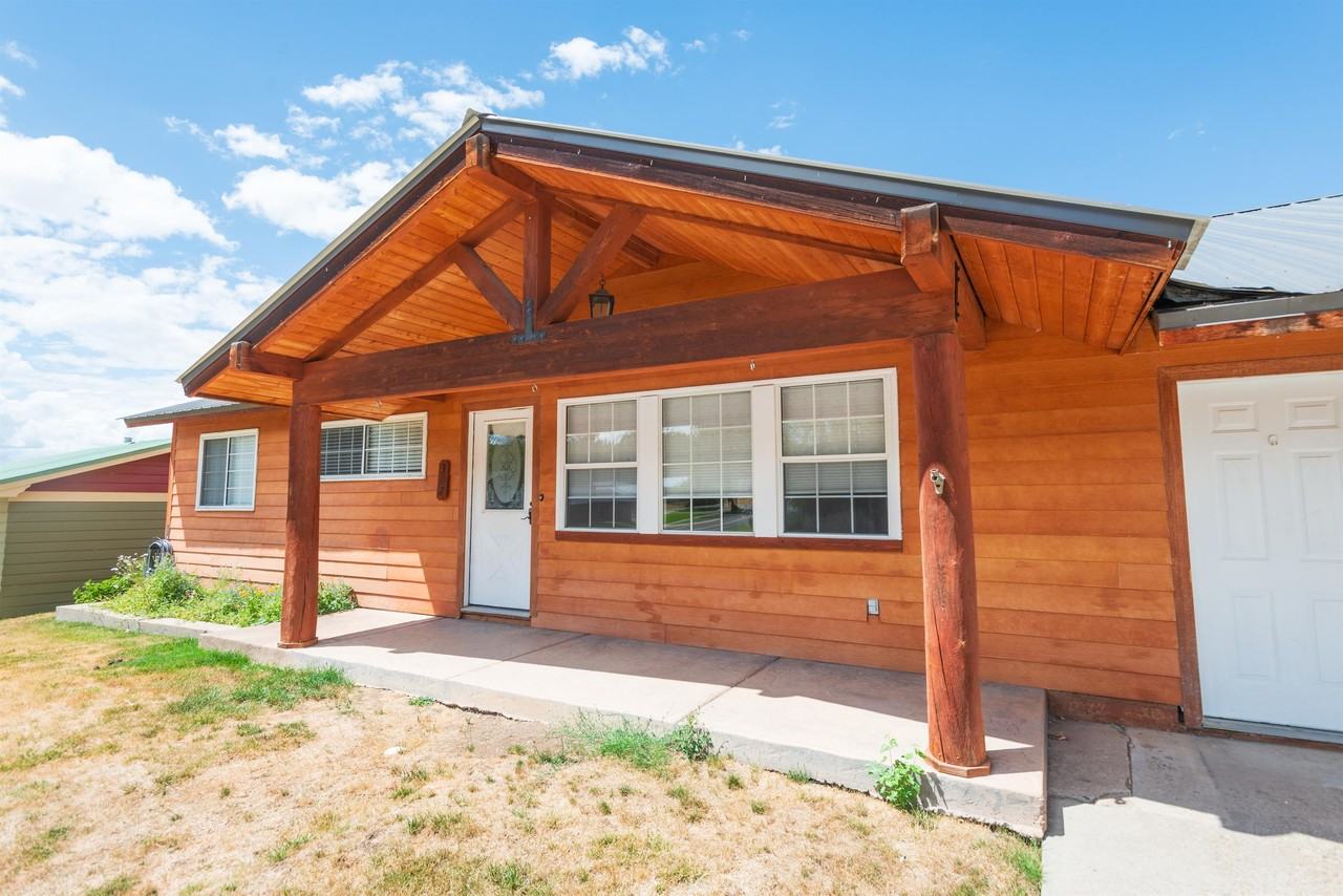 307 N 3rd St #1 - Photo 3 of 50