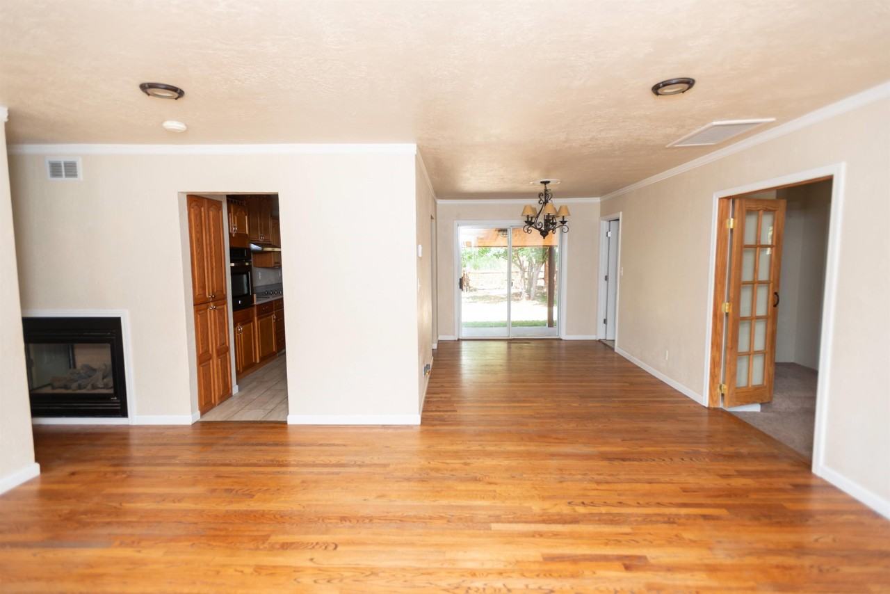 307 N 3rd St #1 - Photo 5 of 50