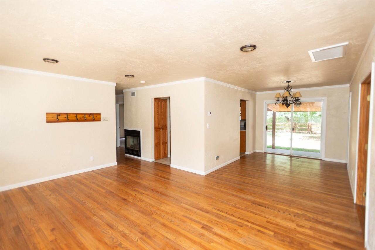 307 N 3rd St #1 - Photo 6 of 50