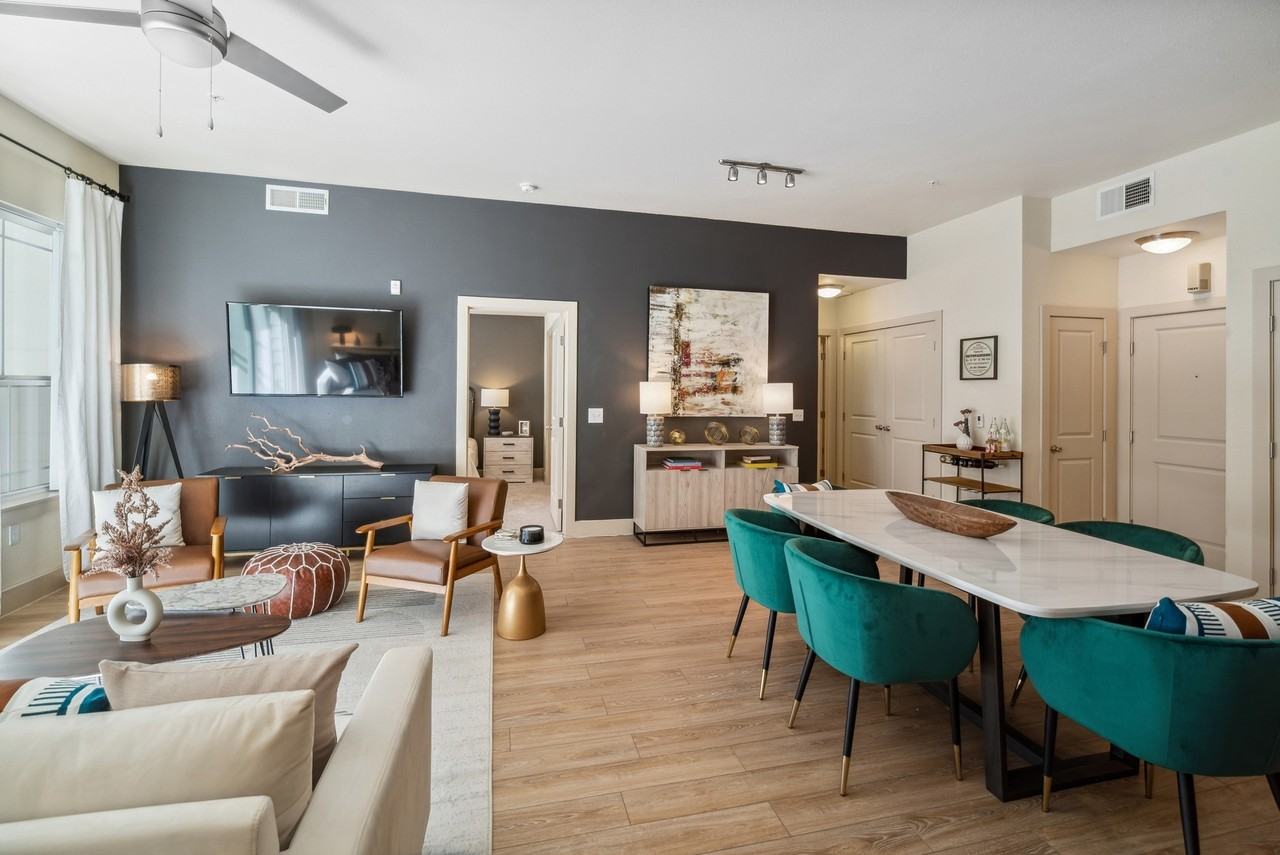 AMLI Park Avenue - Photo 2 of 47