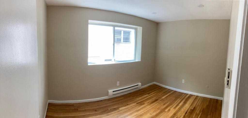 656 Hyde Park Ave - Photo 5 of 9