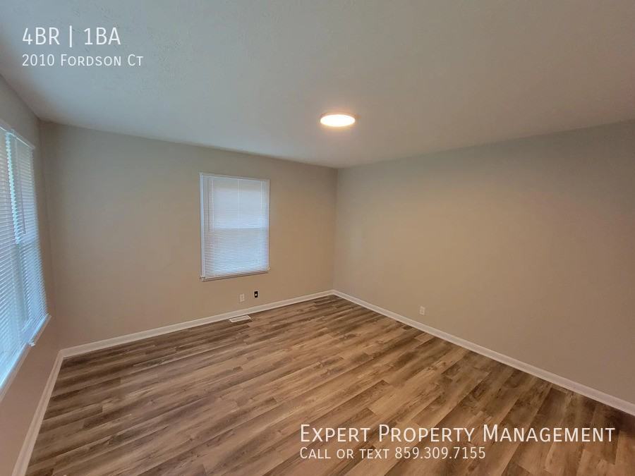 2010 Fordson Ct - Photo 3 of 6