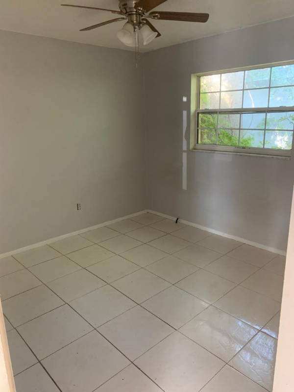 819 13th Ave Nw #1 - Photo 3 of 12