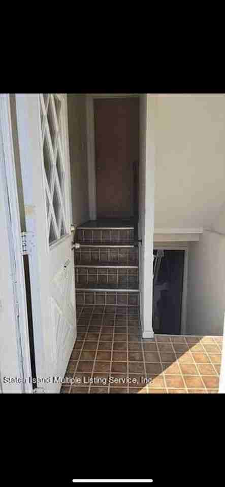 704 Port Richmond Ave - Photo 3 of 18