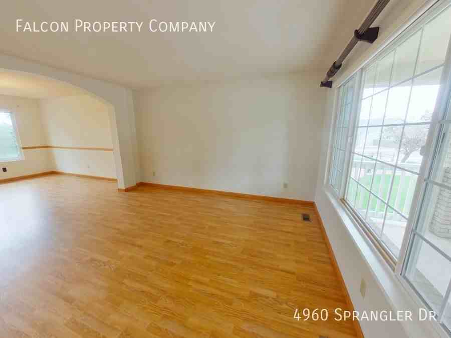 4960 Sprangler Dr - Photo 3 of 15