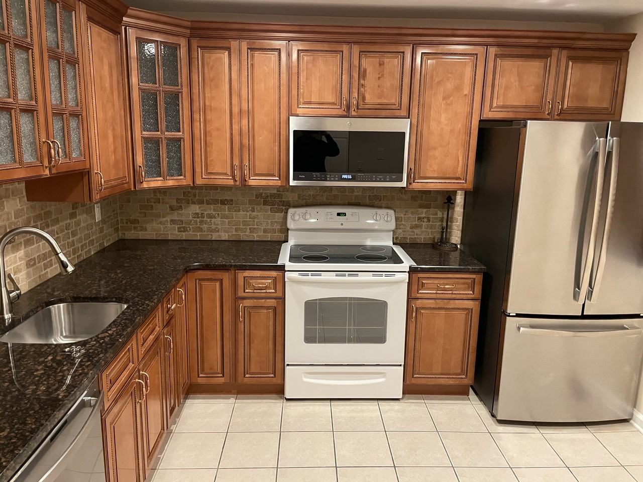 198 Monroe Ct #198 - Photo 3 of 27