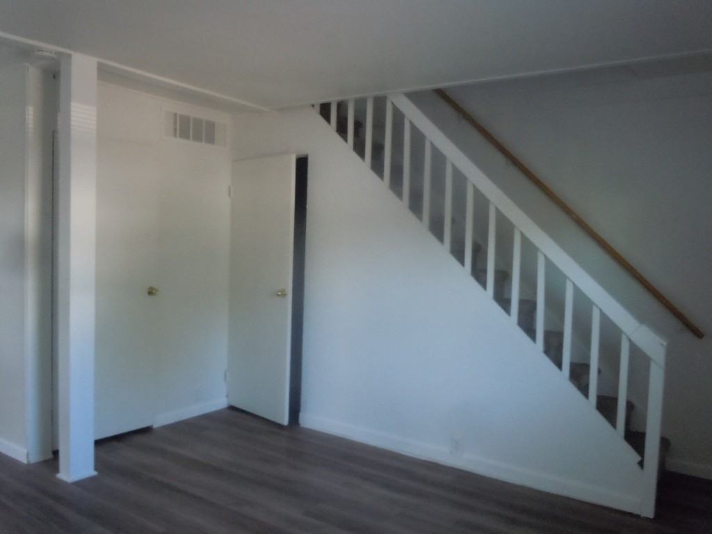 103 North Hickory Street #4 - Photo 3 of 15