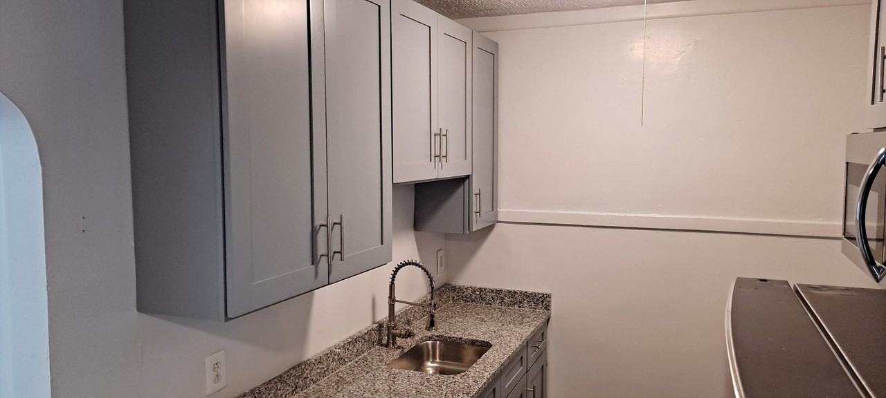 49th Street Apartments - Photo 3 of 9