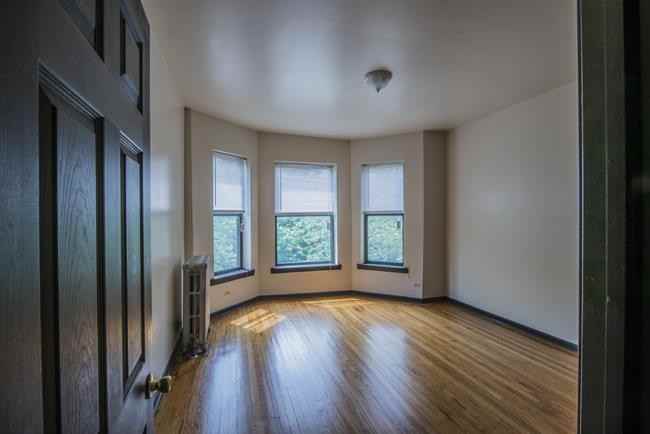 5609 S. Michigan - Photo 4 of 4