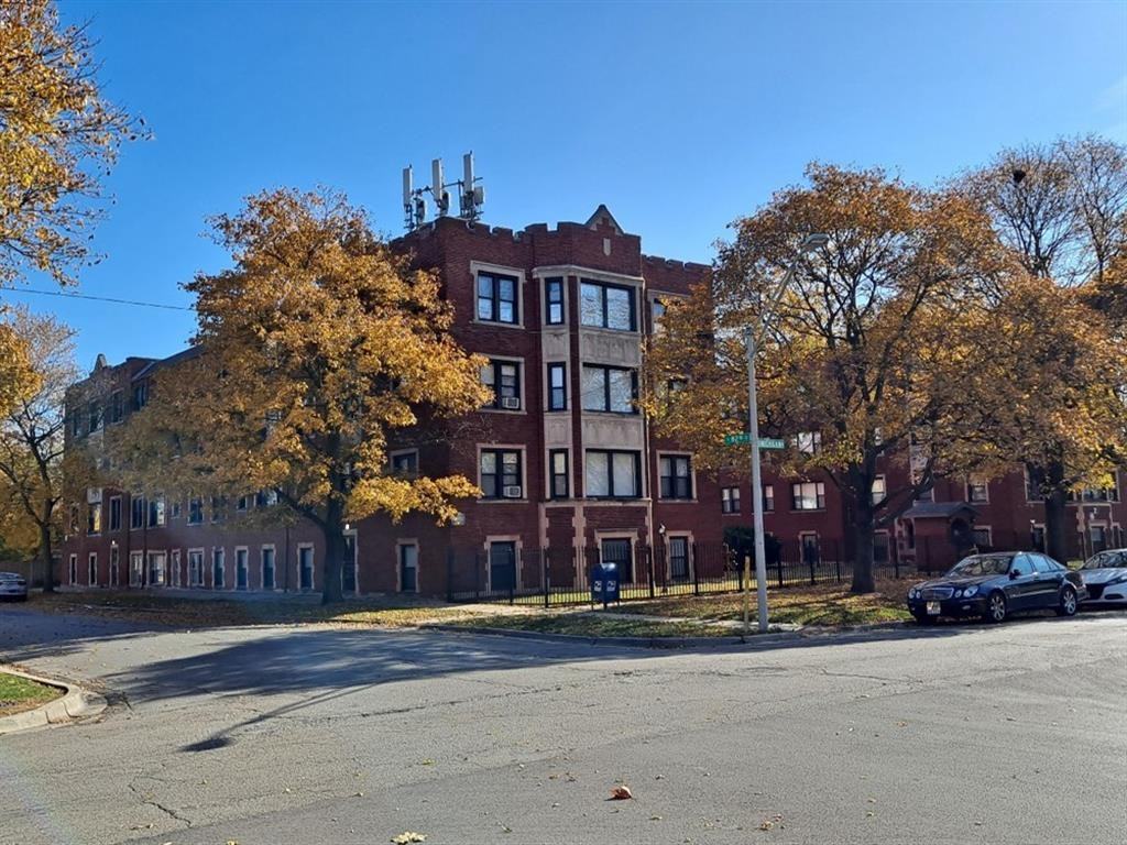 8201 S Michigan Avenue - Photo 3 of 8