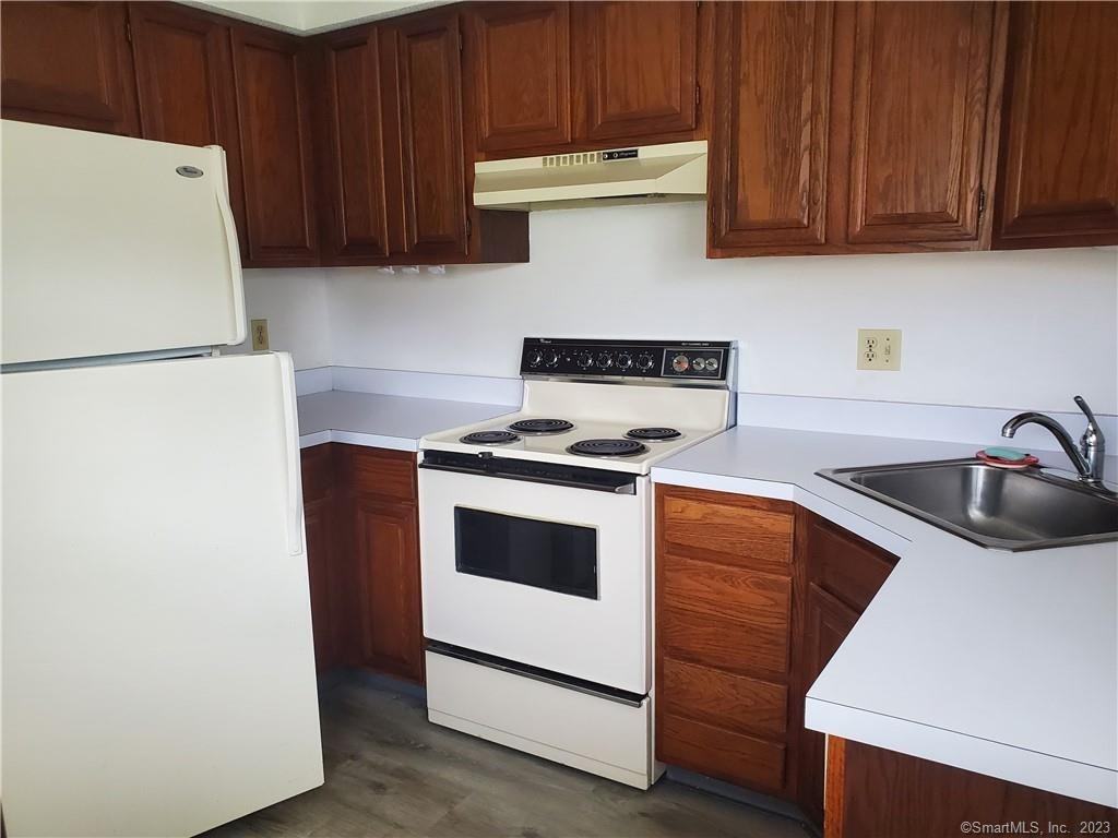 420 Lady Bug Ln - Photo 3 of 11