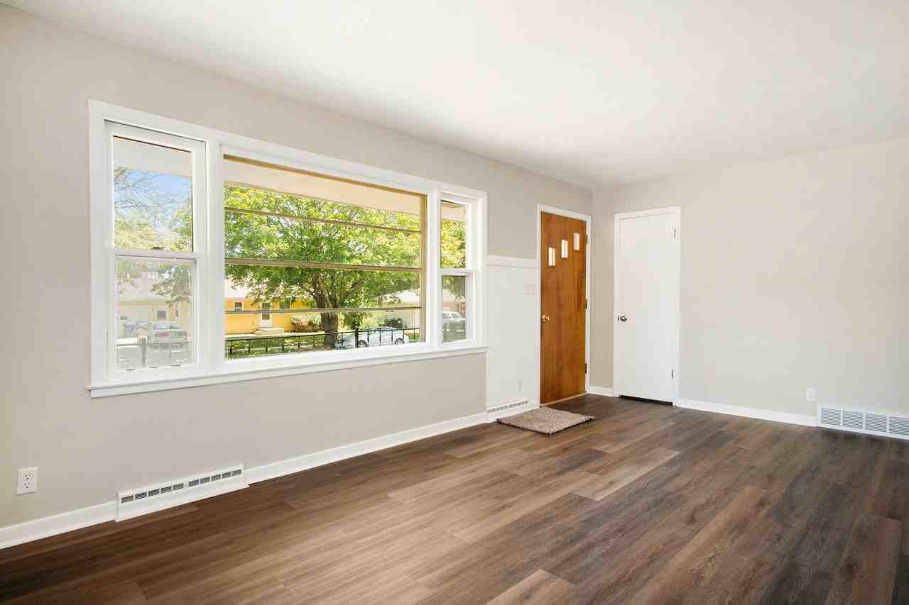 2701 S Norton Ave #1 - Photo 6 of 35