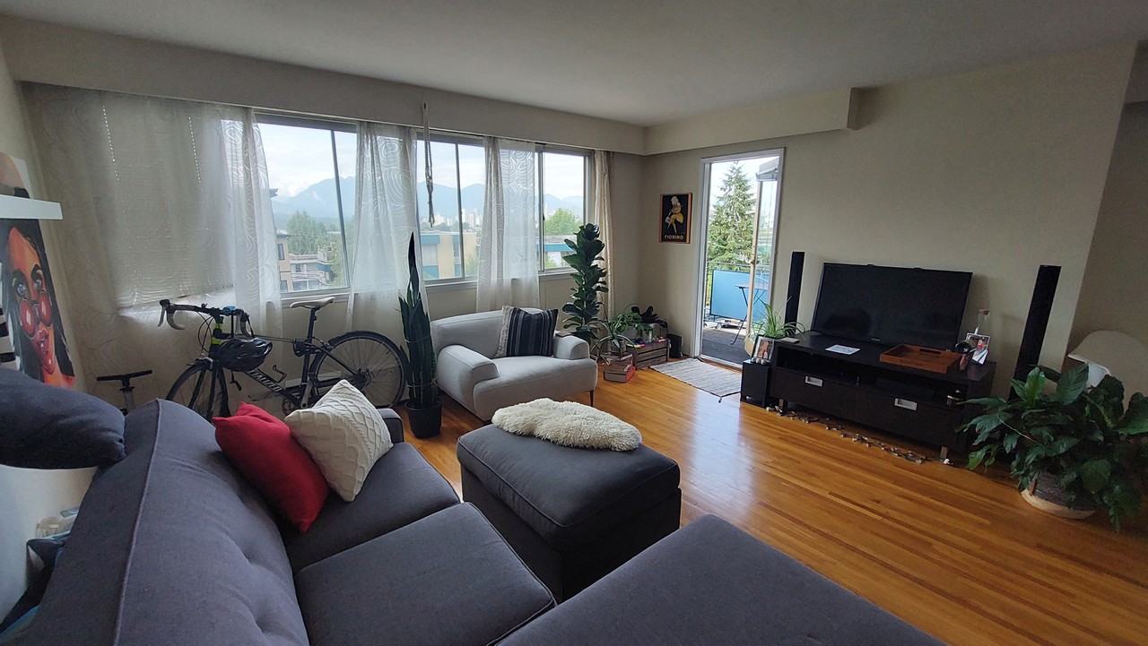 Kitsilano Apartments - Photo 2 of 11