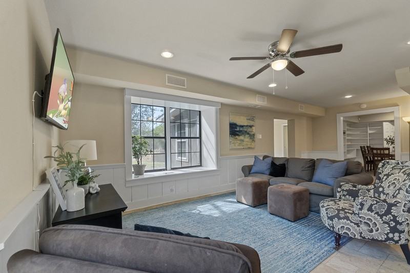 2225 Handley Dr - Photo 3 of 11