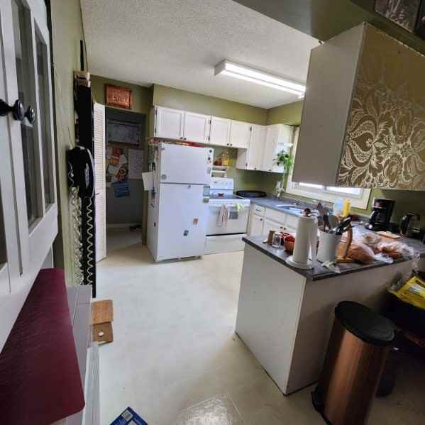 461 Meadowood Dr - Photo 3 of 14