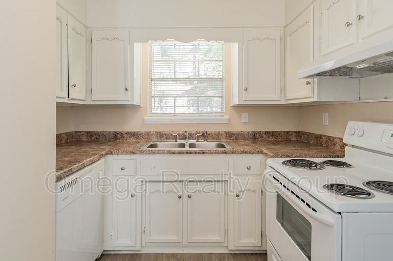 3300 Warringwood Dr - Photo 5 of 28