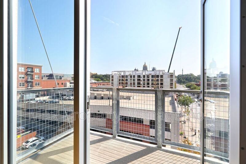 309 E 5th St #505 - Photo 6 of 41