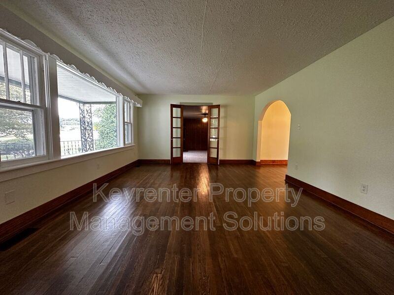 128 Vedette Avenue - Photo 4 of 29