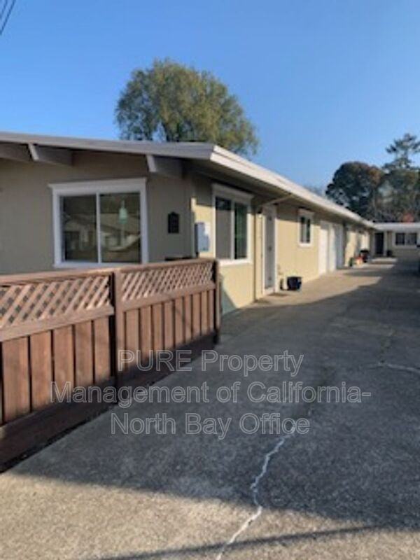 1384 Slater St - Photo 3 of 20