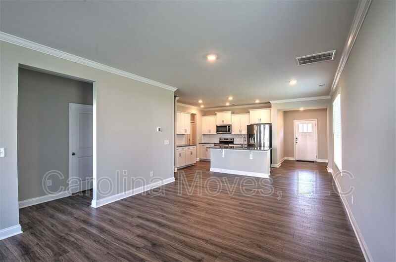 572 Yellow Fox Rd - Photo 6 of 20