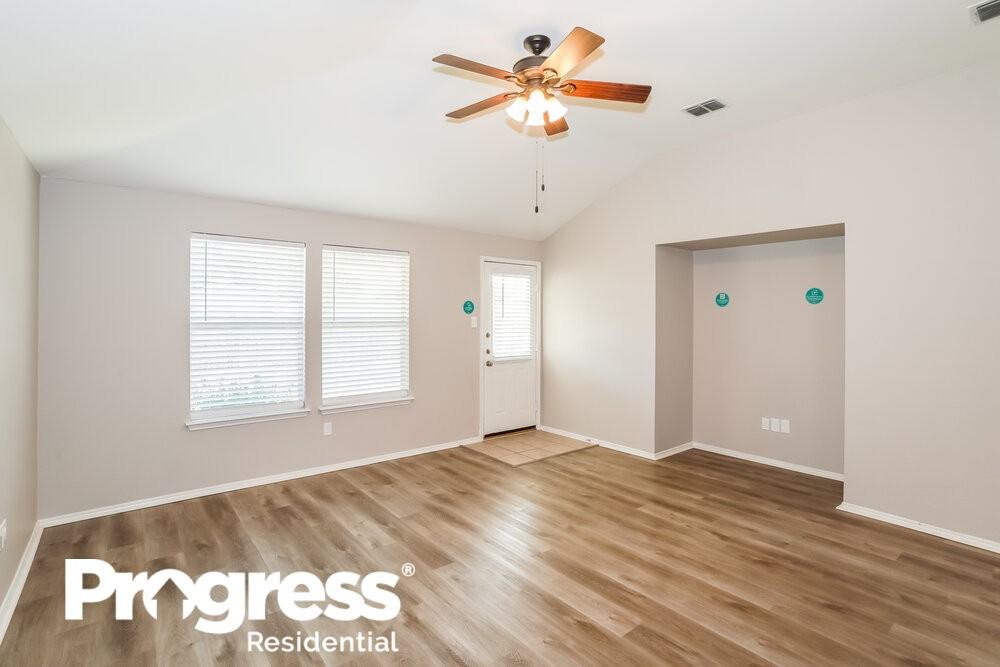 8809 Sagebrush Trl - Photo 3 of 16