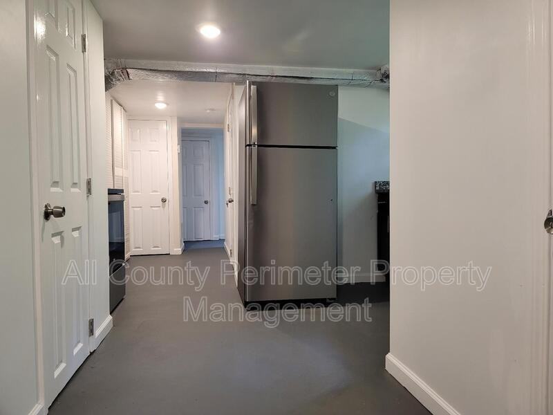 4336 Hickory Wood Ln #B - Photo 3 of 9