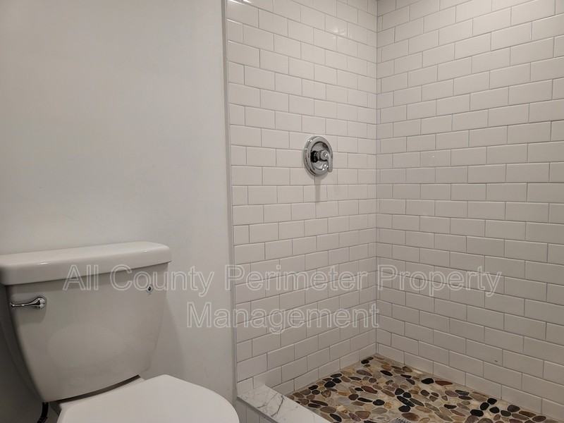 4336 Hickory Wood Ln #B - Photo 5 of 9