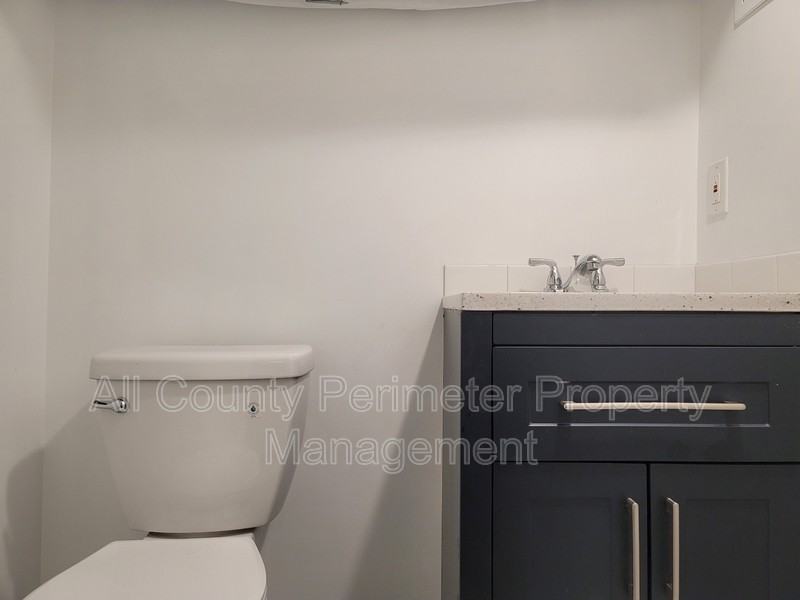 4336 Hickory Wood Ln #B - Photo 6 of 9