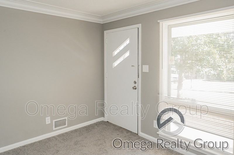 712 Joryne Dr - Photo 6 of 43