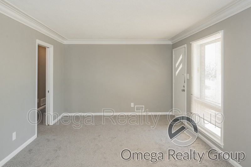 712 Joryne Dr - Photo 7 of 43