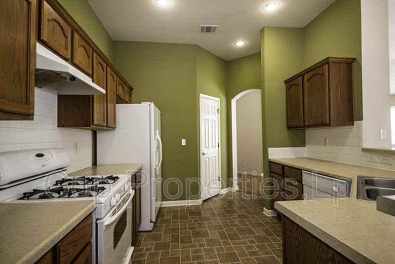 8422 Whitebrush - Photo 7 of 22