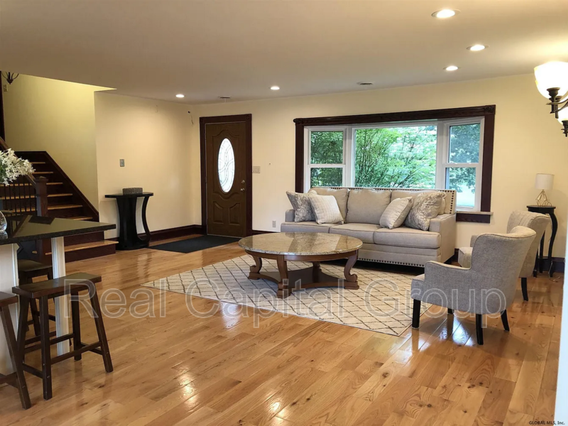 91 Berkshire Blvd - Photo 2 of 20